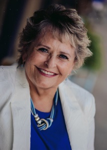 Donna Young headshot